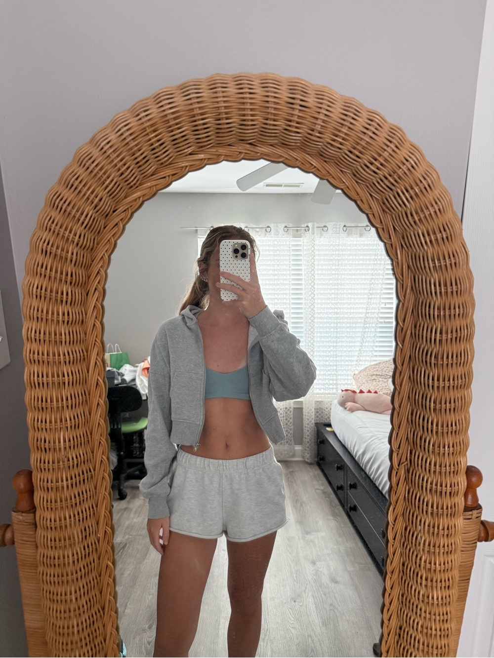 Tilly’s grey cropped zip up
